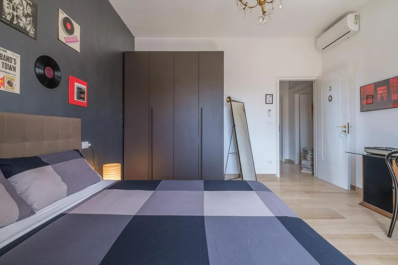 Bed & Breakfast Fabula Rooms 3 Suites With Private Bathroom Bologna