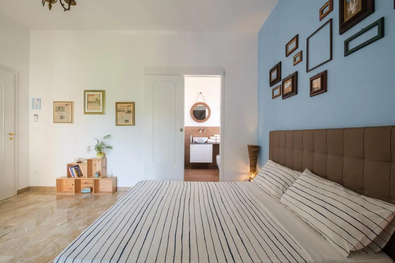 Bed & Breakfast Fabula Rooms 3 Suites With Private Bathroom Bologna